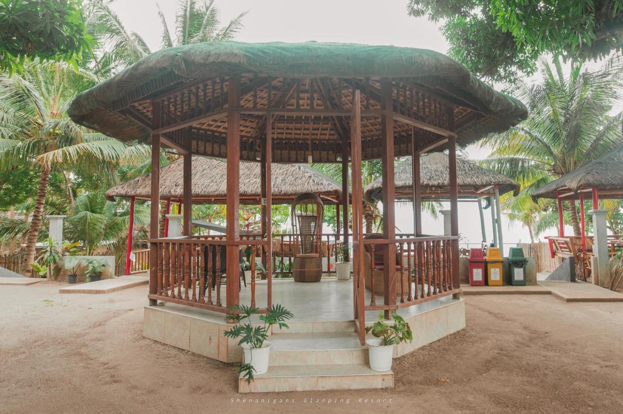 Shenanigans Glamping Resort Zamboanguita  Exteriör bild